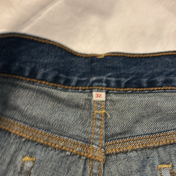 Levi’s cut off shorts medium rinse denim jean SZ 32 or 14 100% cotton distressed - Picture 3 of 12